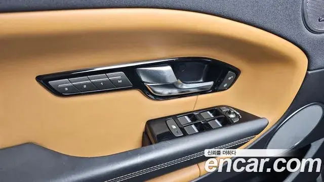 Land Rover Range Rover Evoque 2019 — ფოტო 32/35