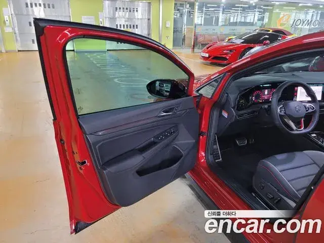 Volkswagen Golf 2023 — Şəkil 7/20