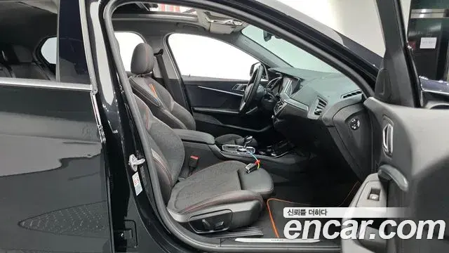 BMW 1 Series 2021 — ფოტო 15/31