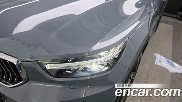 Volvo XC40 2021 — Photo 11/34