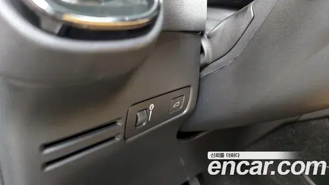Volvo XC40 2021 — Photo 4/34