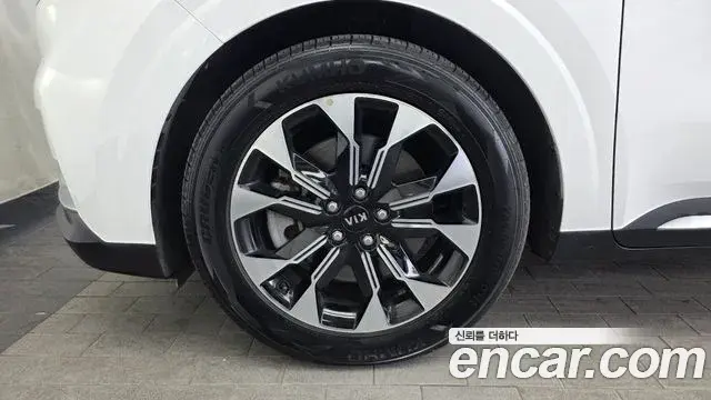 Kia Carnival 2021 — Фото 5/20