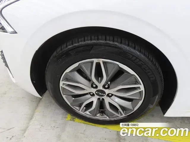 Kia K5 2022 — Photo 18/20