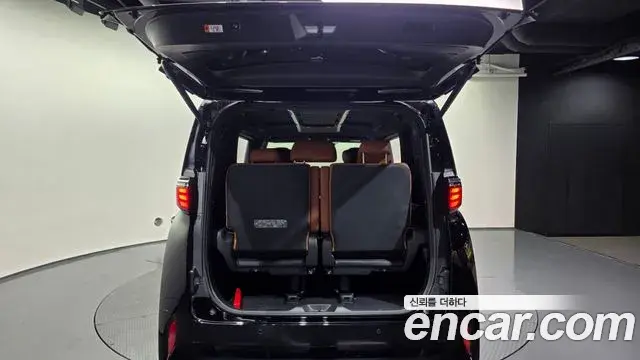 Toyota Alphard 2025 — Photo 20/20