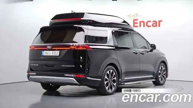 Kia Carnival 2021 — Фото 2/20