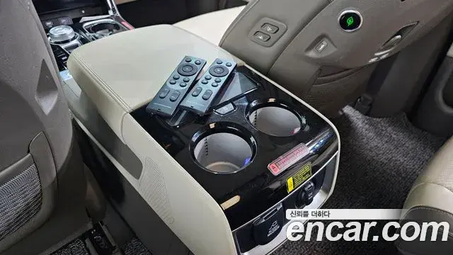 Kia Carnival 2021 — Фото 16/20