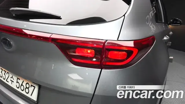 Kia Sportage The Bold 2021 — Photo 24/33