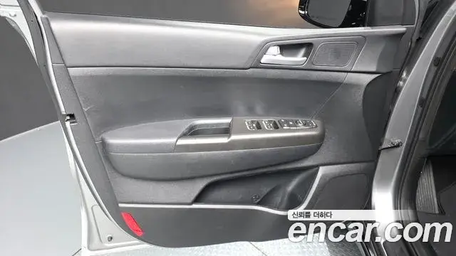 Kia Sportage The Bold 2021 — Photo 18/33