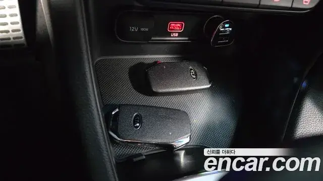 Kia Sportage The Bold 2021 — Photo 30/33