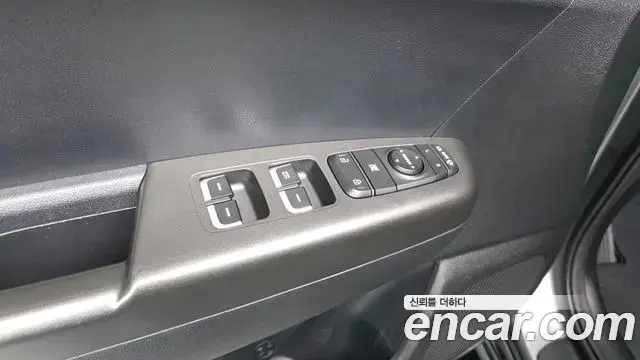 Kia Sportage The Bold 2021 — Photo 17/33