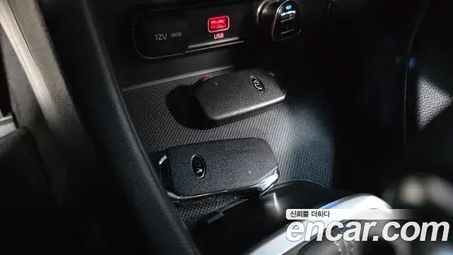 Kia Sportage The Bold 2021 — Photo 13/33