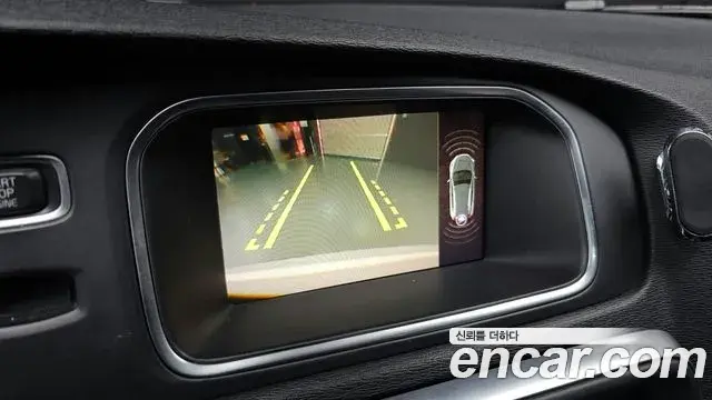 Volvo V40 Cross Country 2019 — Photo 13/20