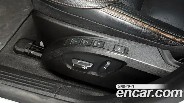 Volvo V40 Cross Country 2019 — Photo 3/20