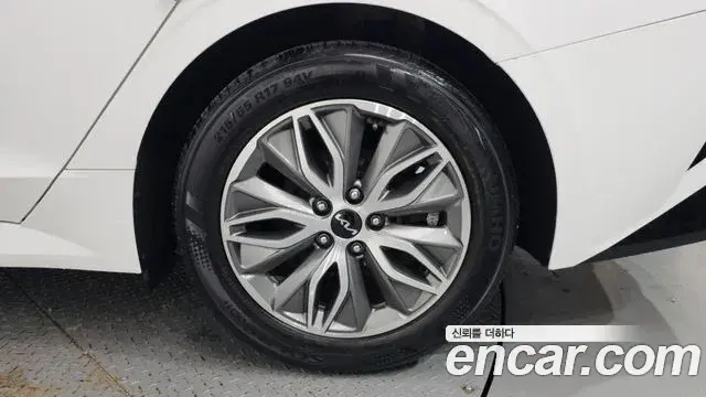 Kia K5 2022 — Şəkil 25/32