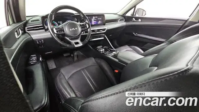 Kia K5 2022 — Şəkil 21/32