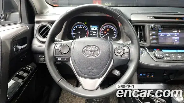 Toyota RAV4 2018 — Фото 13/20