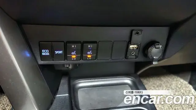 Toyota RAV4 2018 — Фото 17/20
