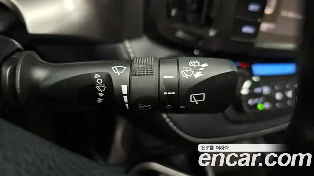 Toyota RAV4 2018 — Photo 10/33