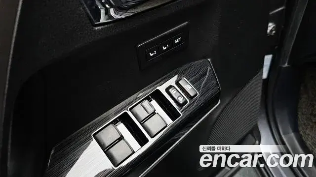 Toyota RAV4 2018 — Photo 28/33