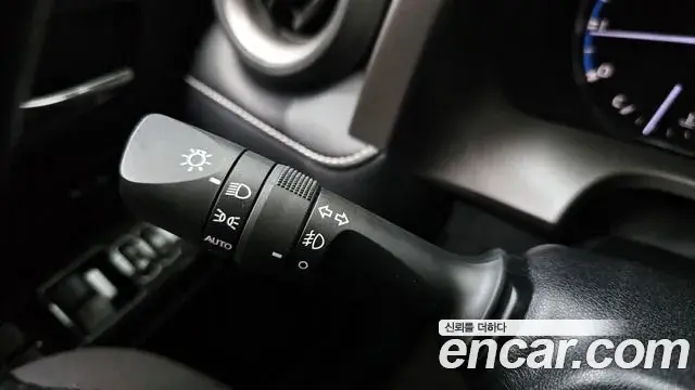 Toyota RAV4 2018 — Photo 20/33
