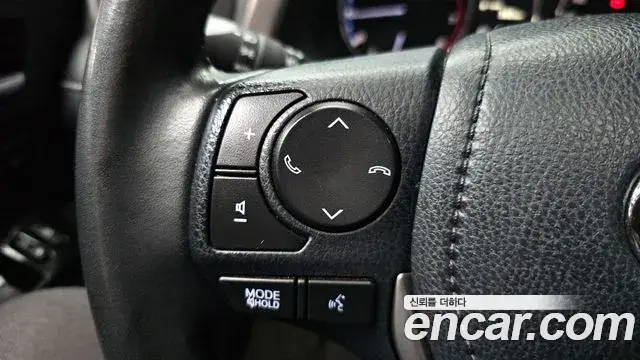 Toyota RAV4 2018 — Photo 14/33