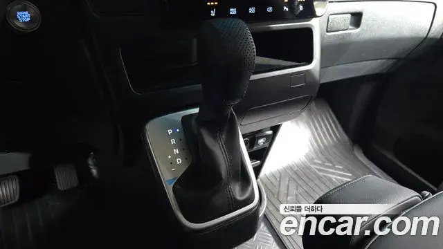 Hyundai Staria 2024 — Фото 9/20