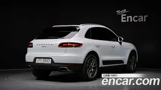 Porsche Macan 2018 — Фото 1/20