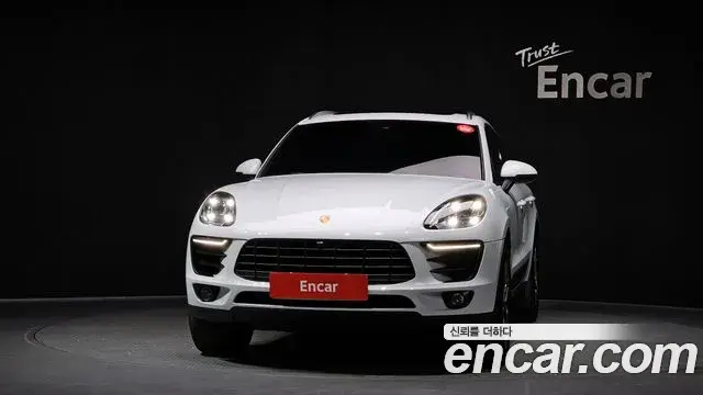 Porsche Macan 2018 — Фото 2/20