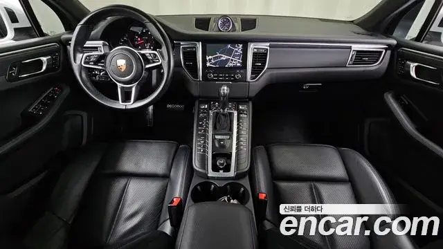 Porsche Macan 2018 — Фото 10/20