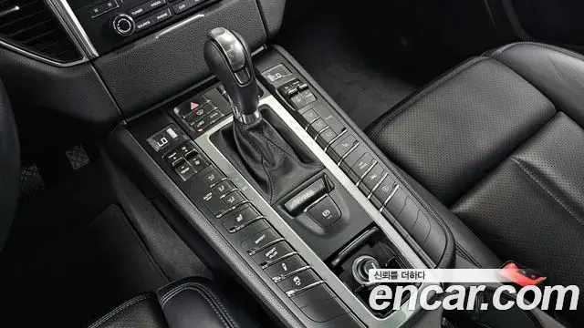 Porsche Macan 2018 — Фото 7/20