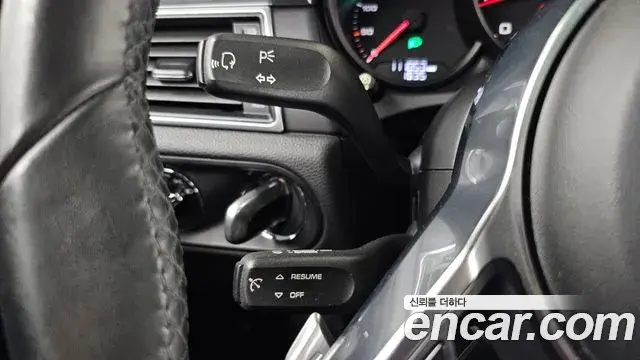 Porsche Macan 2018 — Şəkil 12/32