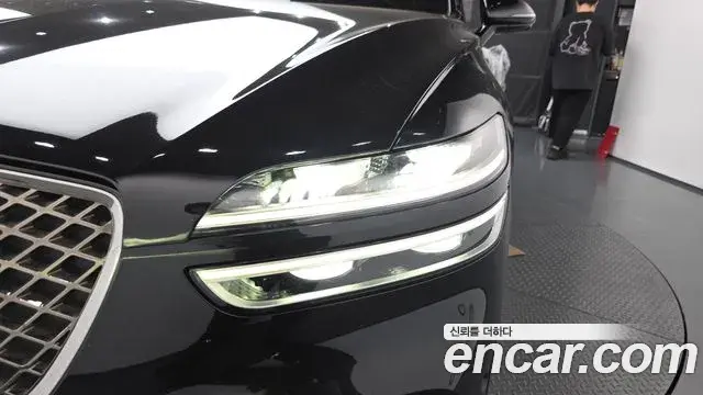 Genesis GV70 2022 — Şəkil 39/40