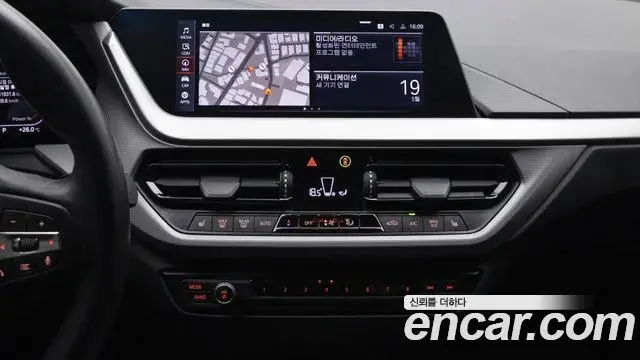 BMW 1 Series 2021 — Photo 8/20