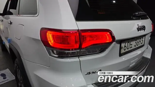Jeep Grand Cherokee 2018 — Photo 22/32