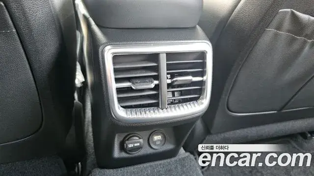 Kia K5 2023 — Şəkil 17/32