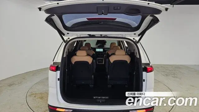 Kia Carnival 2022 — Şəkil 10/33