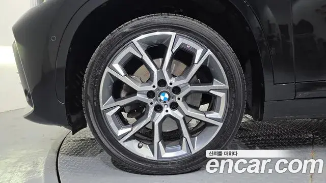 BMW X1 2022 — Фото 5/20