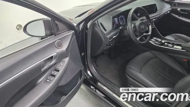Hyundai Sonata Hybrid 2021 — Şəkil 15/20