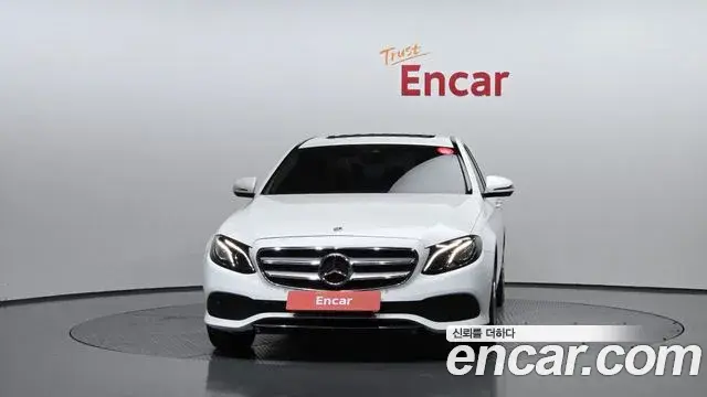Mercedes-Benz E-Class 2018 — Photo 4/20
