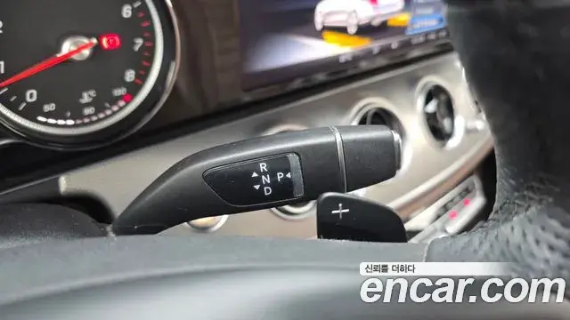 Mercedes-Benz E-Class 2018 — Photo 13/20