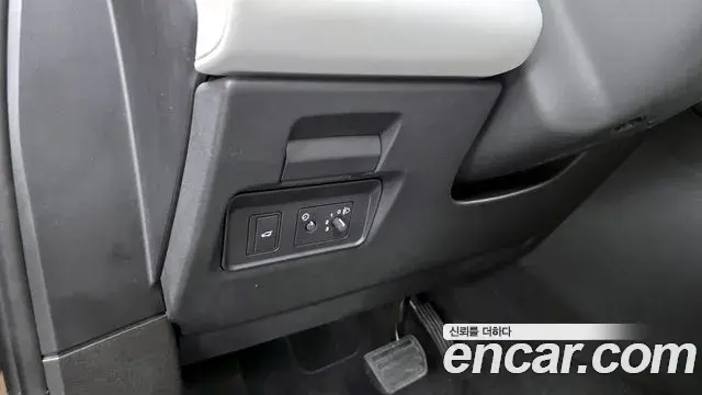 Land Rover Range Rover Evoque 2025 — Şəkil 25/32