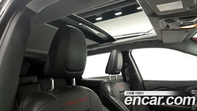 Jeep Cherokee 2021 — Фото 15/20