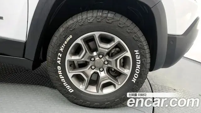 Jeep Cherokee 2021 — Şəkil 26/30