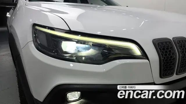 Jeep Cherokee 2021 — Şəkil 9/30