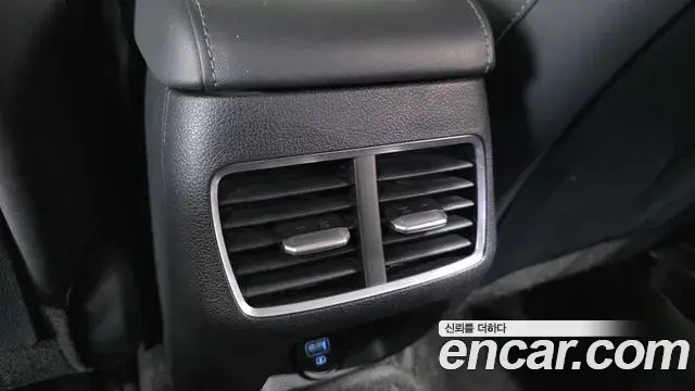 Hyundai Sonata Hybrid 2019 — Şəkil 18/31