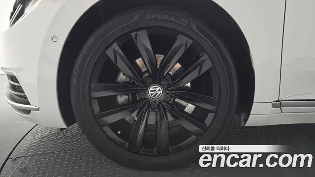 Volkswagen Arteon 2019 — Photo 26/35