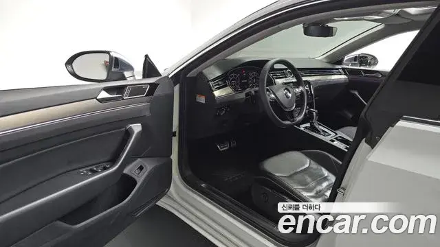 Volkswagen Arteon 2019 — Photo 27/35