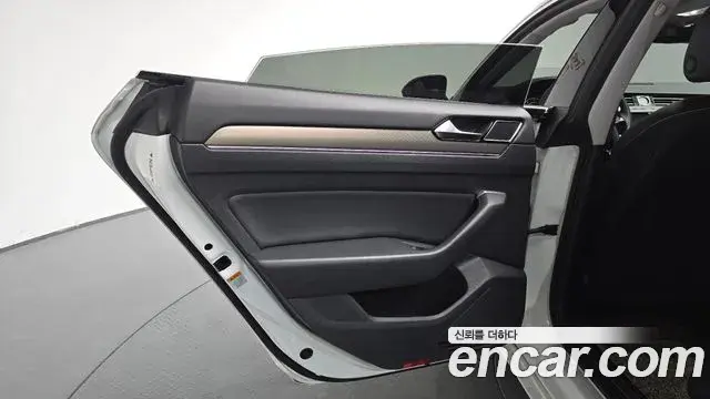 Volkswagen Arteon 2019 — Photo 8/35