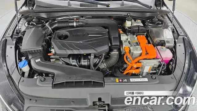 Kia K5 2023 — Şəkil 34/37