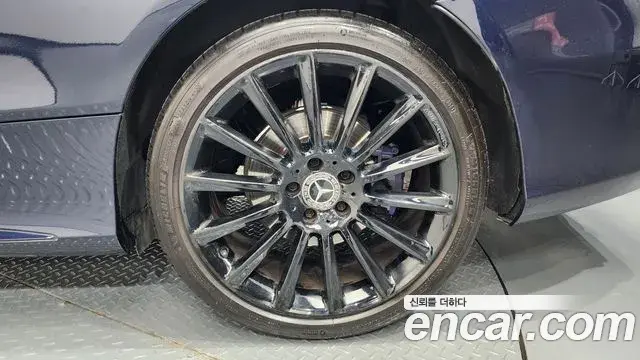 Mercedes-Benz C-Class 2019 — Şəkil 12/33